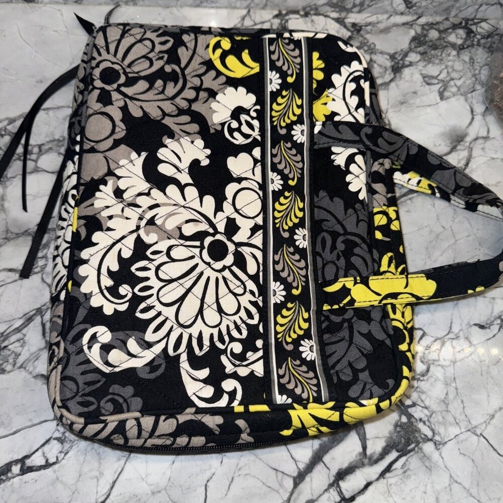 Vera Bradley Book Bible Cover Baroque Print Good Book Very Good Condition - Picture 1 of 4